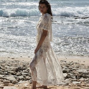 Doen Cream Lace Skirt